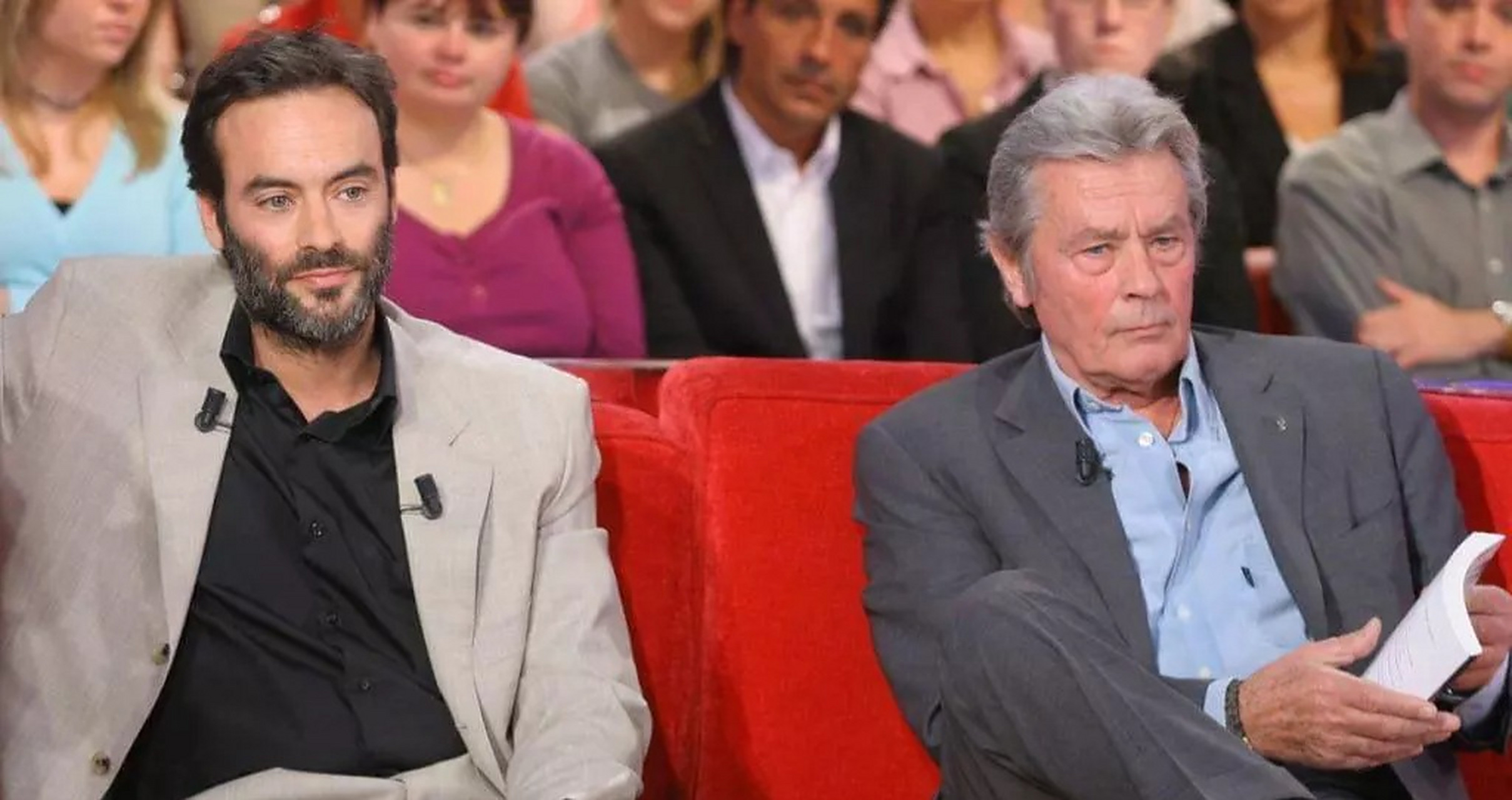 法国著名影星"佐罗"阿兰德龙和他1964年出生的儿子安东尼·德龙.