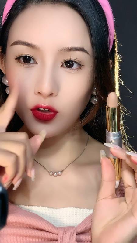 塌鼻梁修容,用双色修容棒轻松修立体高鼻梁-度小视