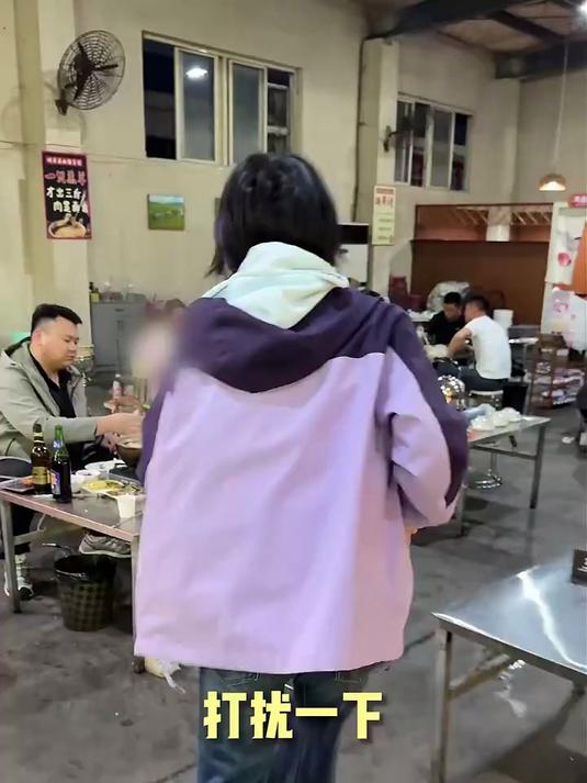 许昌偶遇大哥拼酒换饭，无中指一直喝许昌大哥真滴讷-度小视