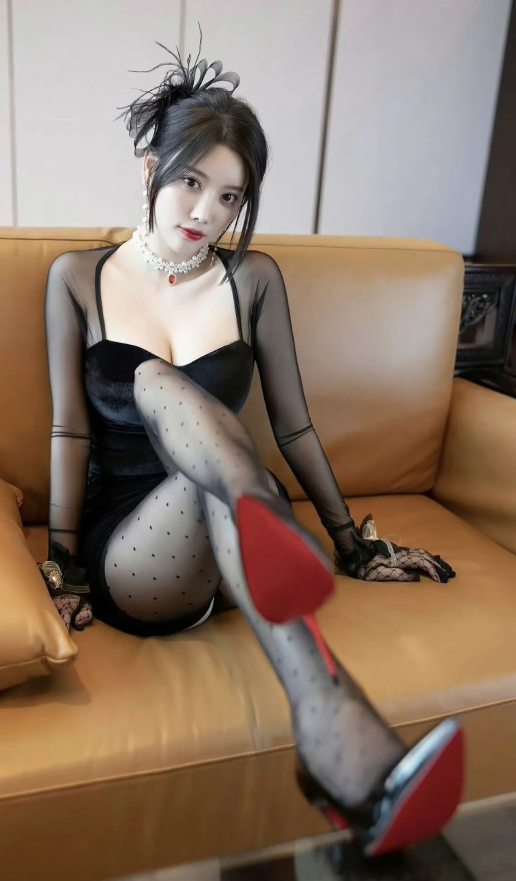 红底朝天,法力无边