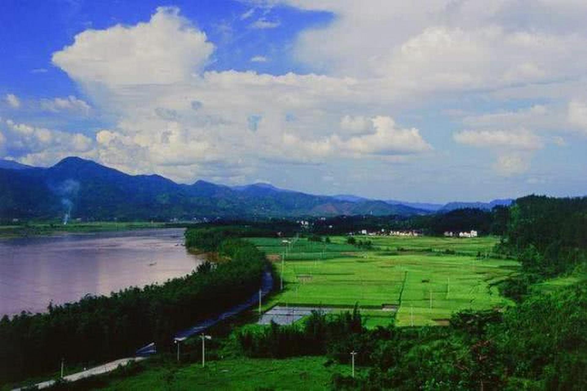 东江画廊风景区:位于广东省河源市东源县,东江画廊是集客家风情,田园