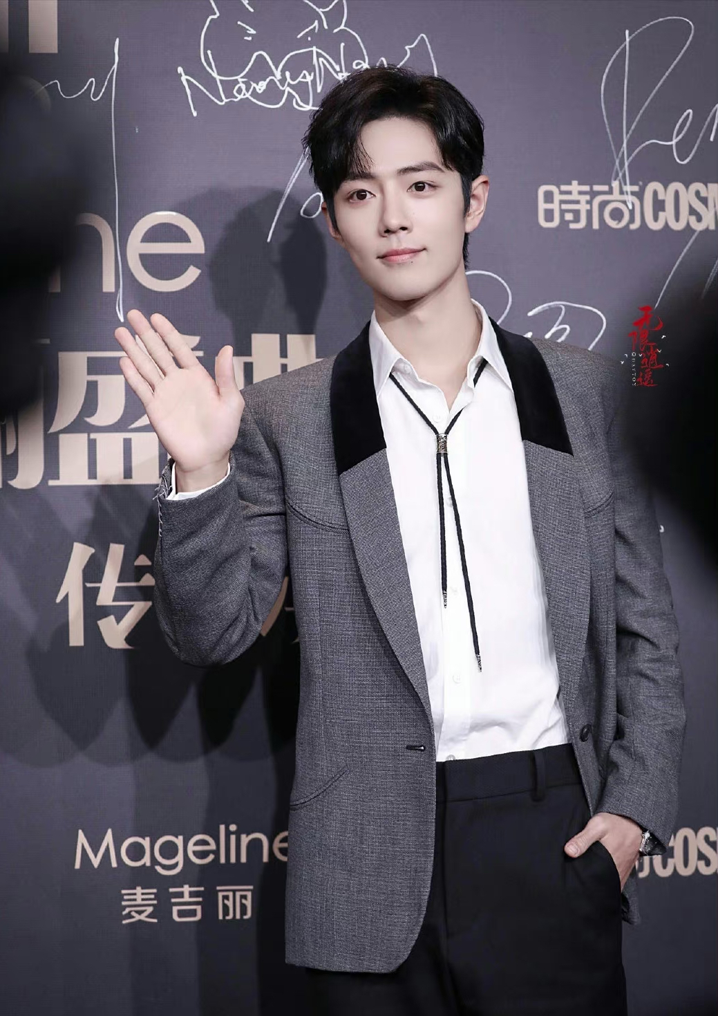 肖战红毯造型哪一套直接封神?第四张瞪大可爱圆圆眼简直了