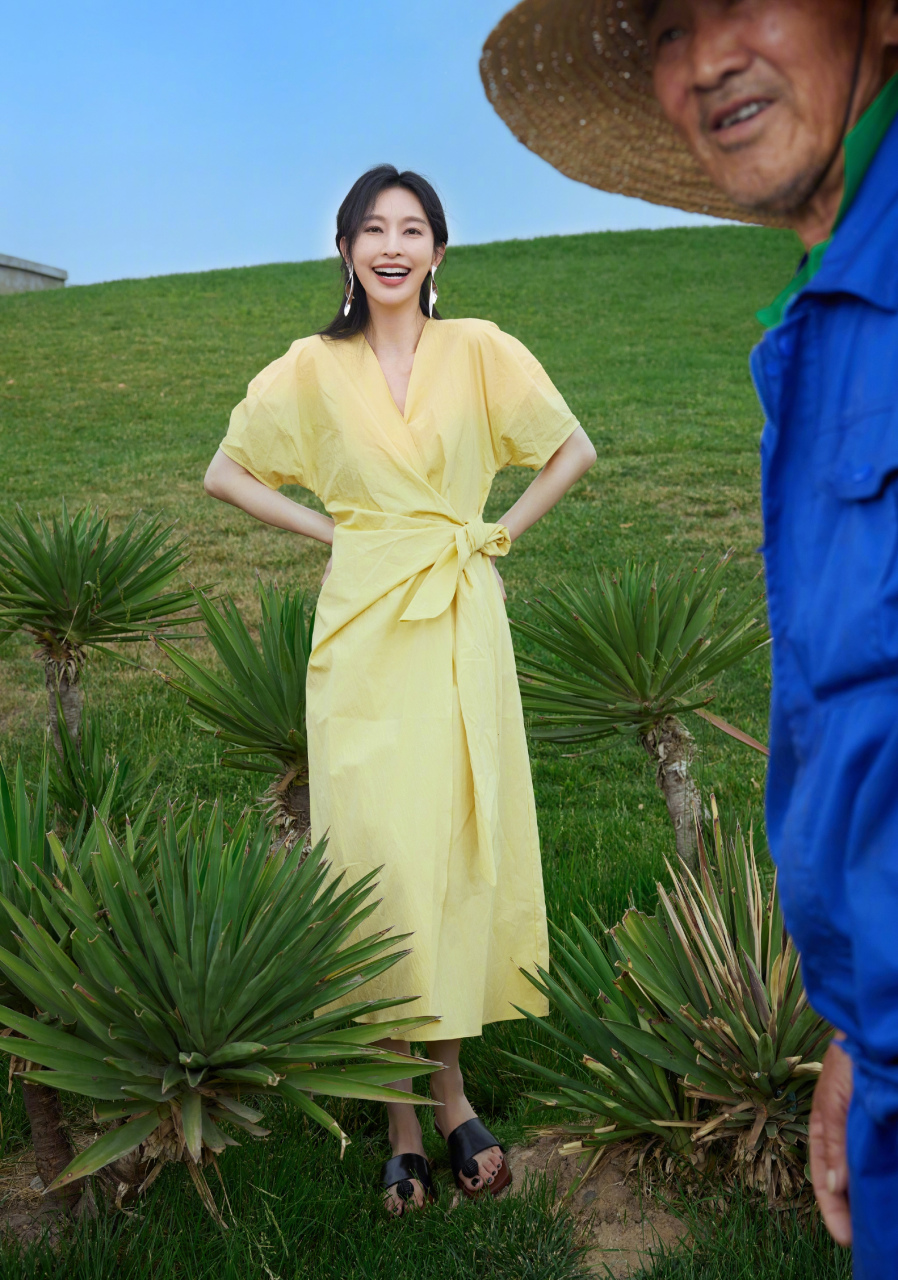 张俪的"多巴胺一夏"[色][色][色] 夏天就是要灿烂绚丽,五彩缤纷