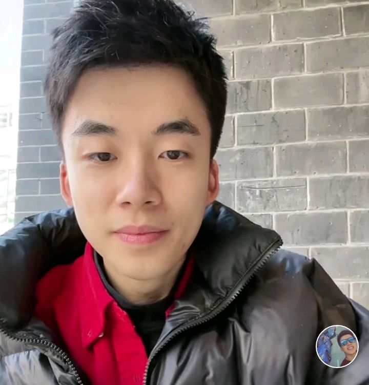 "坐拥"豪车无数的网红终极小腾是富二代吗?答案超乎你的想象