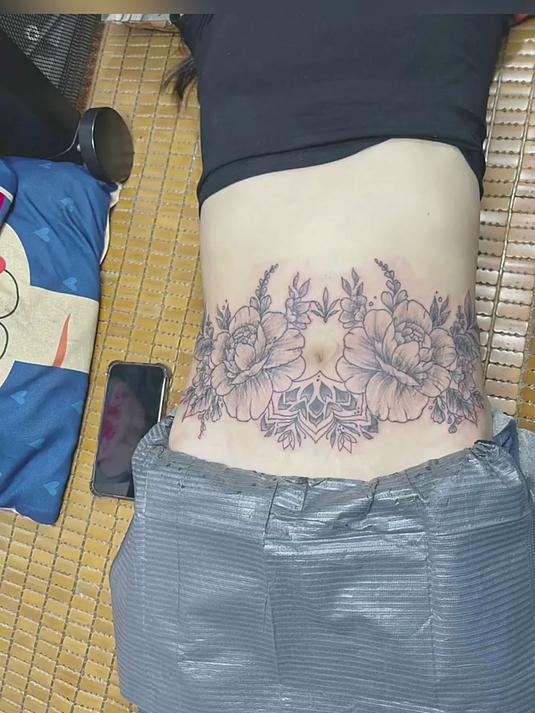 遮盖妊辰纹,女友为了老公在腹部纹身,说是老公喜欢