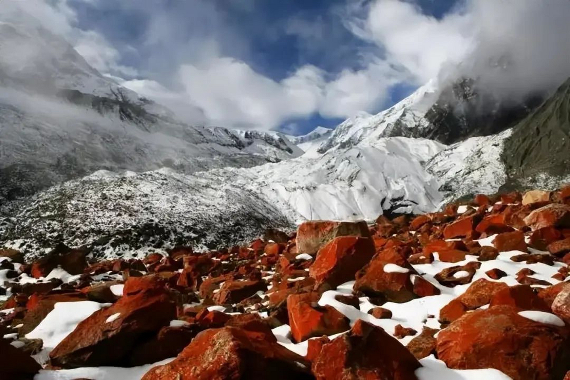 美好假期在旅途# 海螺沟:位于四川省甘孜藏族自治州东南部,贡嘎山