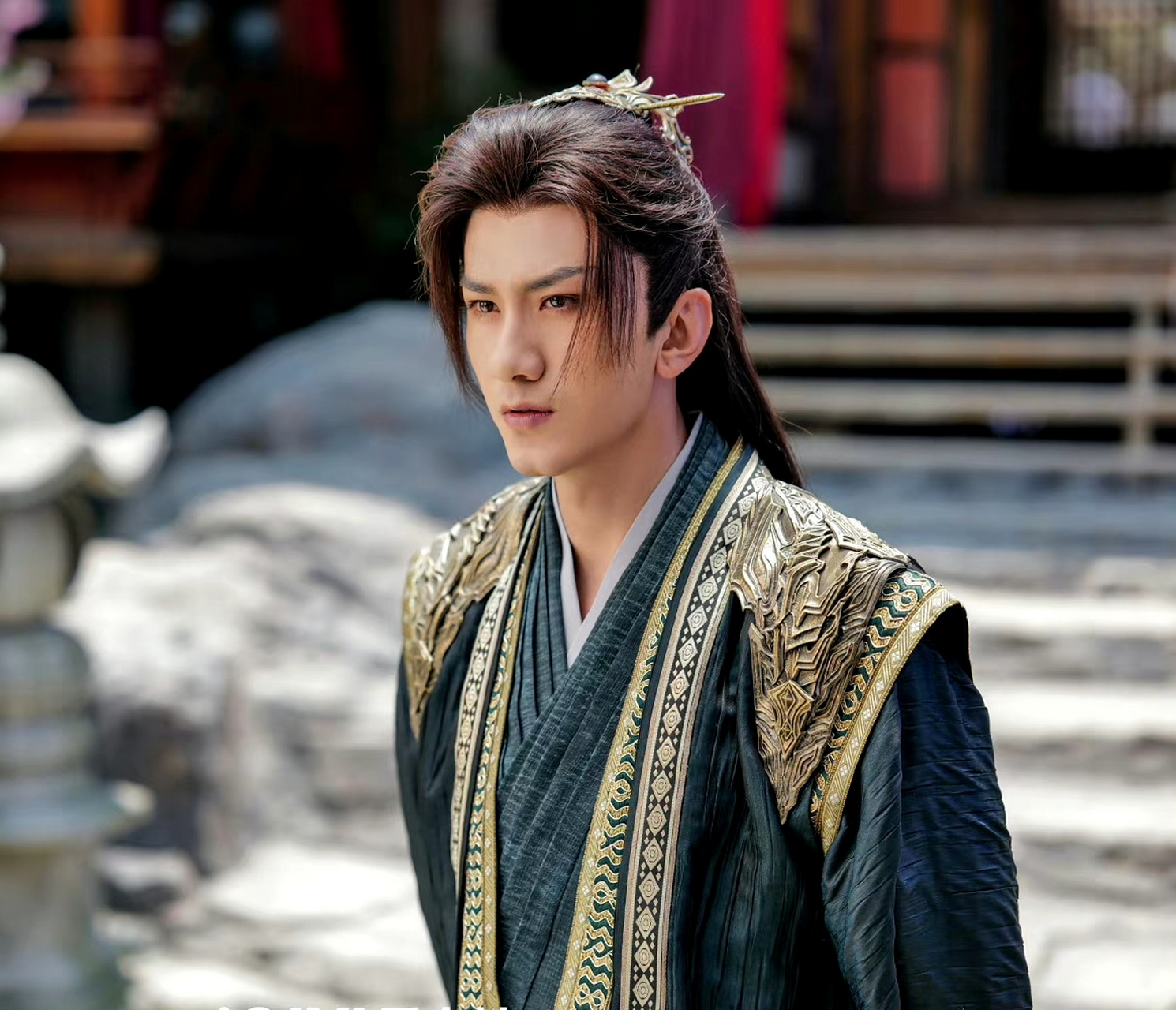 不想看那些情情爱爱的电视剧,就看《莲花楼》吧! 看江湖恩怨情仇.