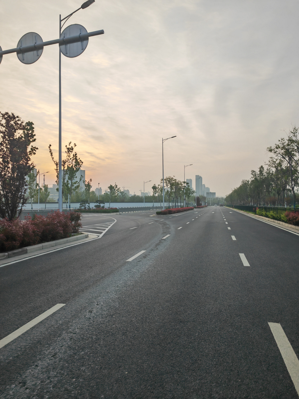 做事要分轻重缓急,哪些需要当下立即做的,哪些可以缓一缓明天再做,不