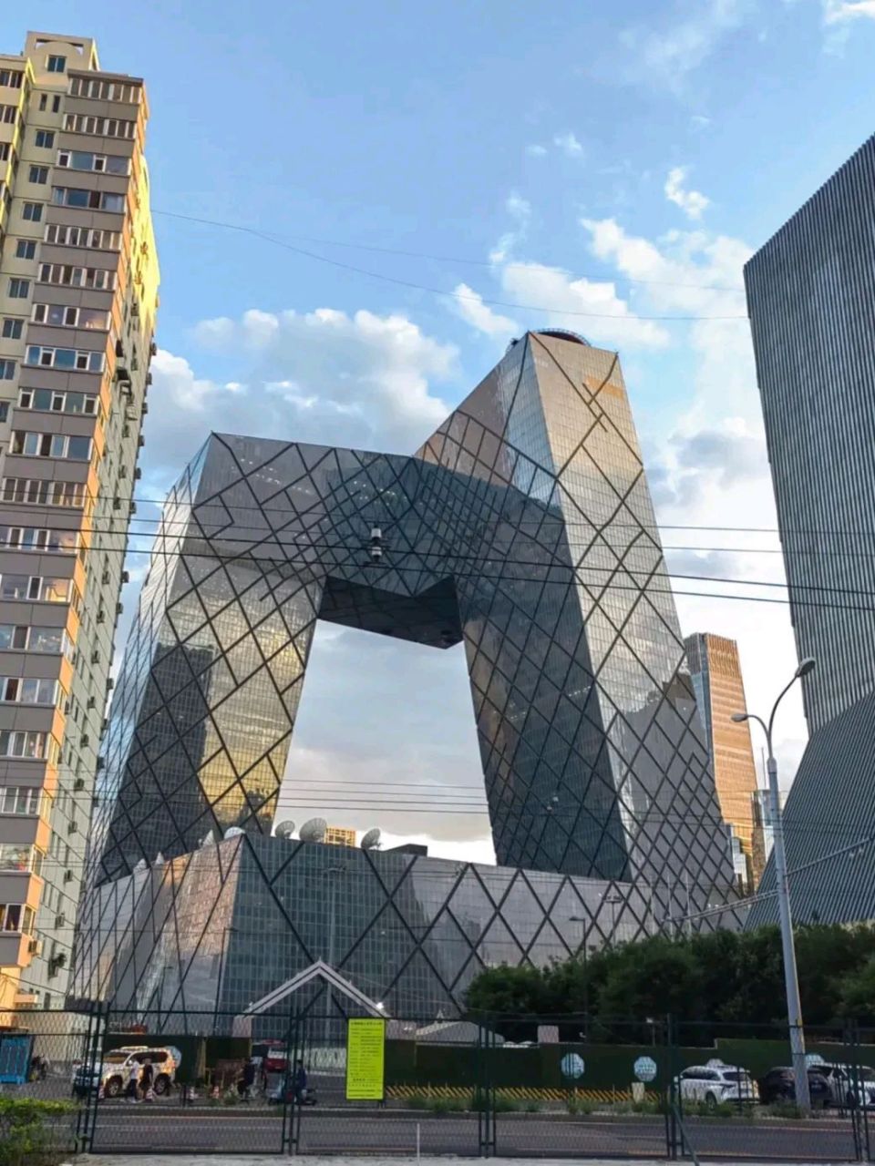 堂姐的儿子毕业以后就在北京打拼了,已经35岁了,他是一个程序员,以前