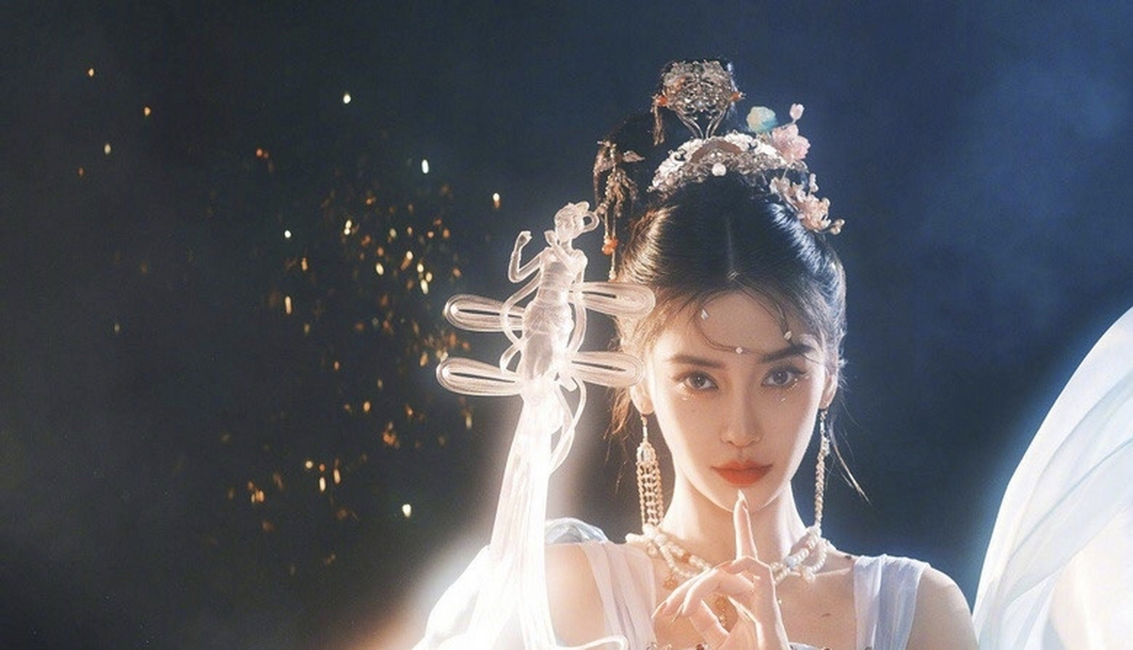 杨颖美貌# #杨颖的绝美照片# #baby写真# 杨颖敦煌飞天造型绝了!