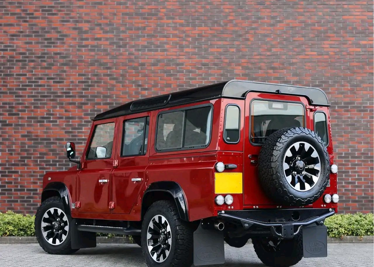 "复刻版"路虎卫士亮相,年代感十足,机械四驱 柴油引擎,霸气