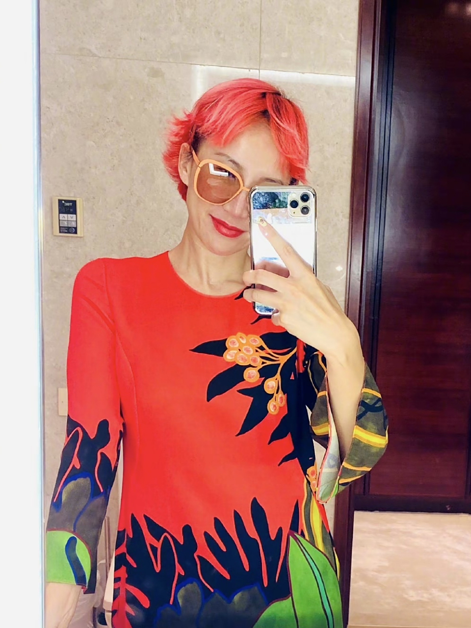 我真的不敢相信,看coco姐综艺的时候觉得她很乐观开朗[大哭][大哭]我