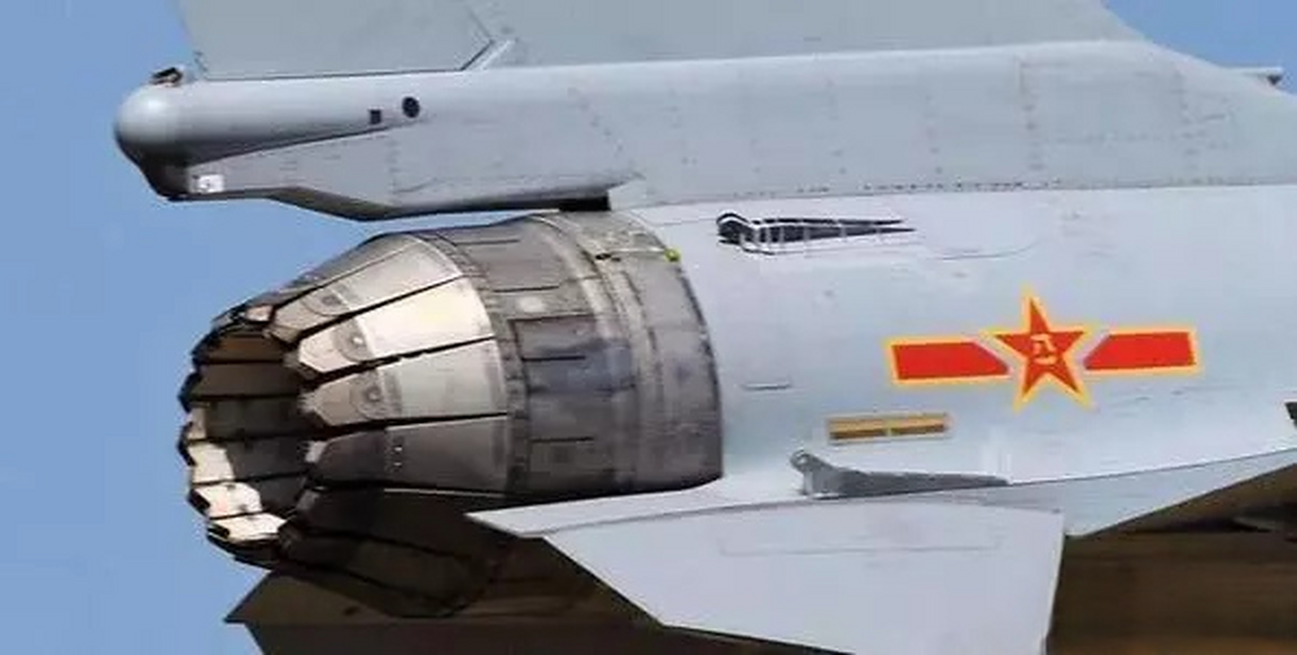 歼20换装涡扇15实机疑似首次曝光.