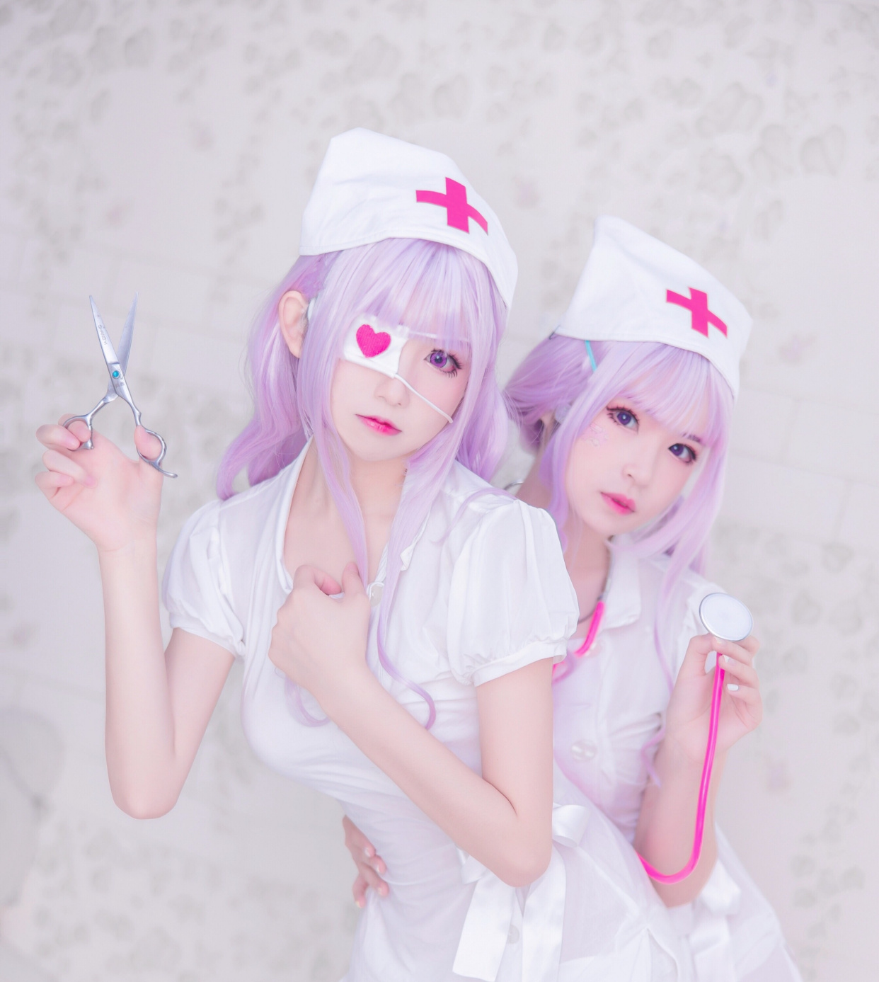 cosplay:带着爱心眼罩的银发小护士,我的爱心护理可不便宜哦