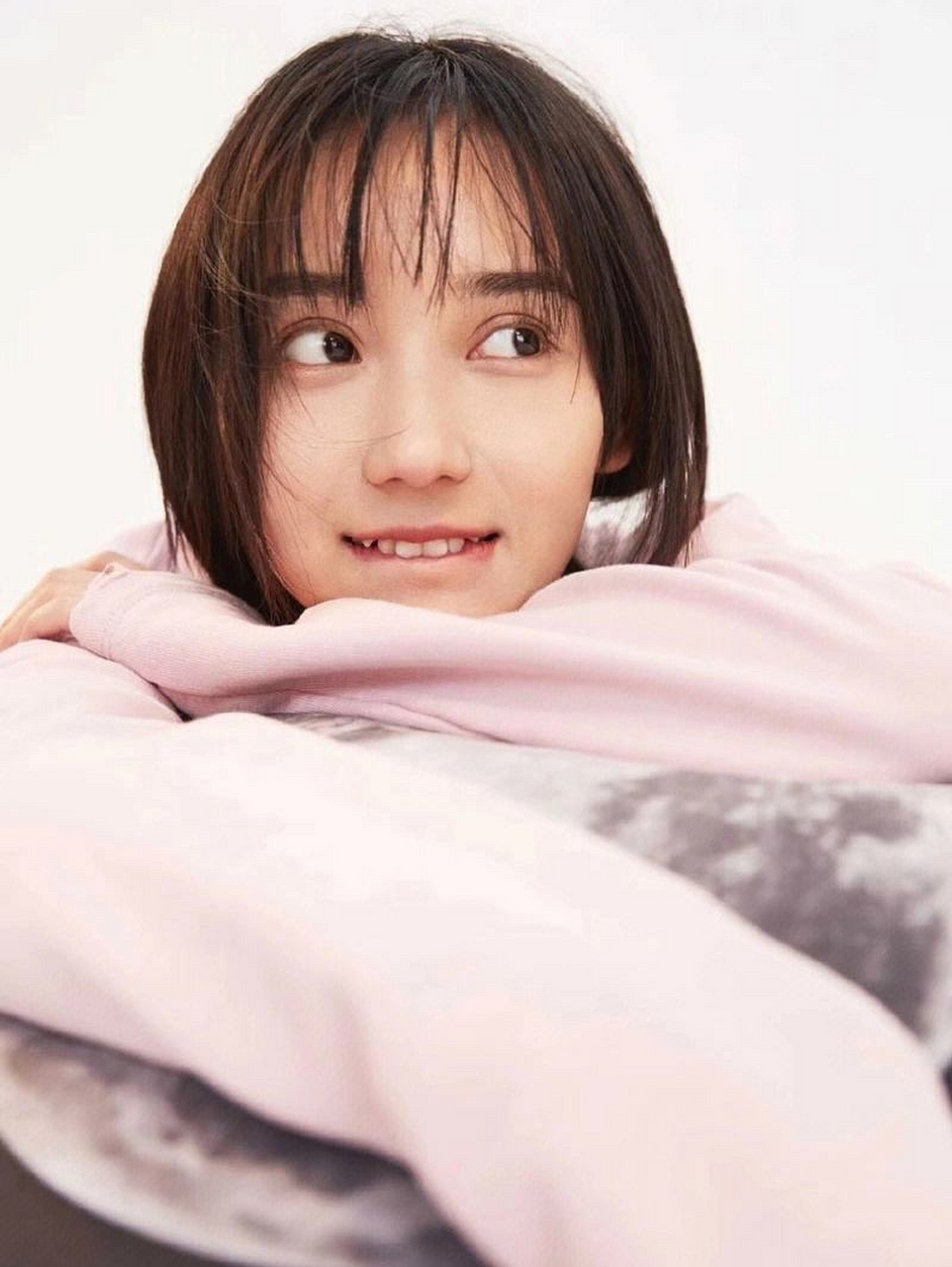 卜冠今之何洛,《忽而今夏》里爽朗率真,重情重义的体育特招生.