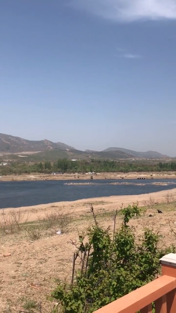 锦凌水库水清云淡,春日好景色!