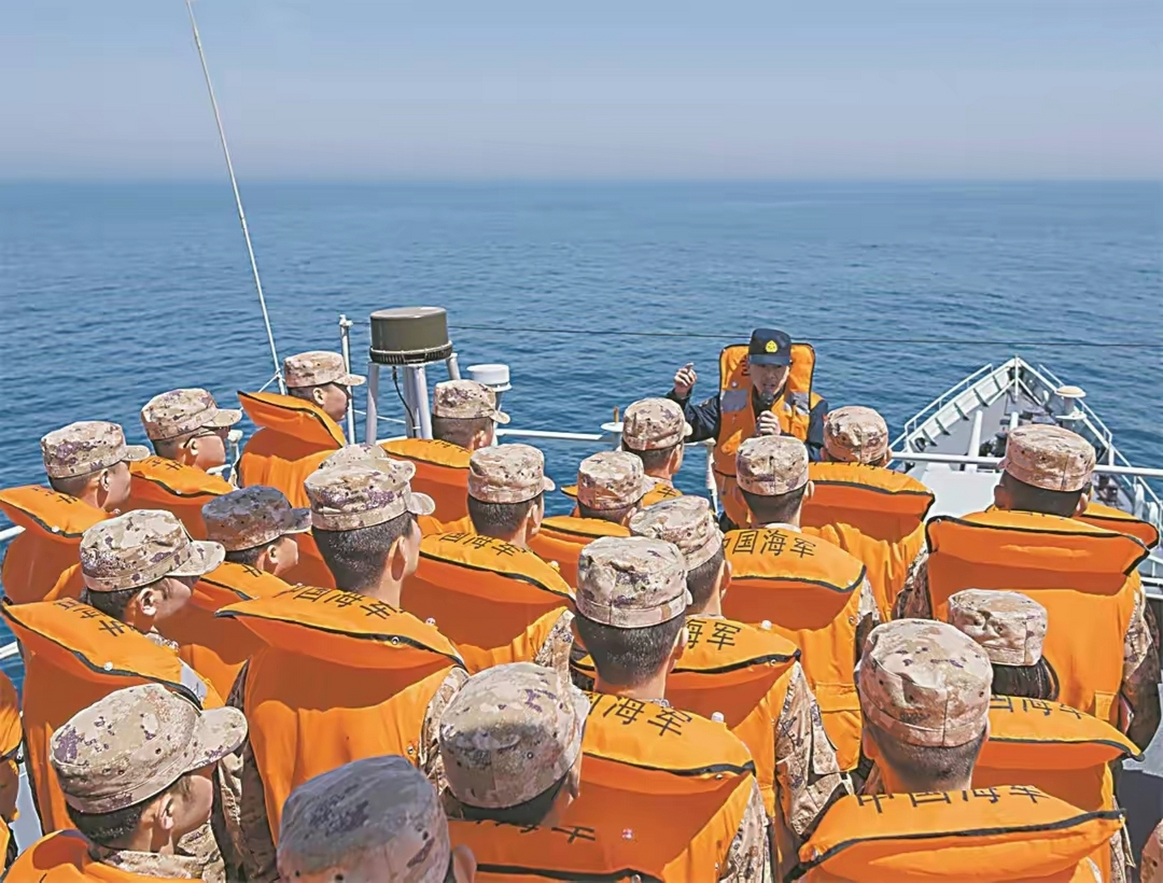 你们是大国海军的明天,是海军的希望和未来!