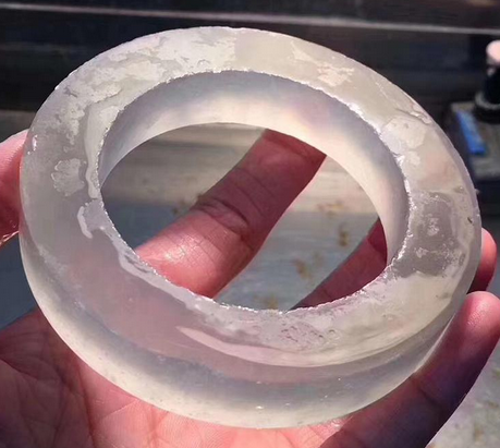 毛坯翡翠手镯和定制翡翠手镯,该怎么挑选?