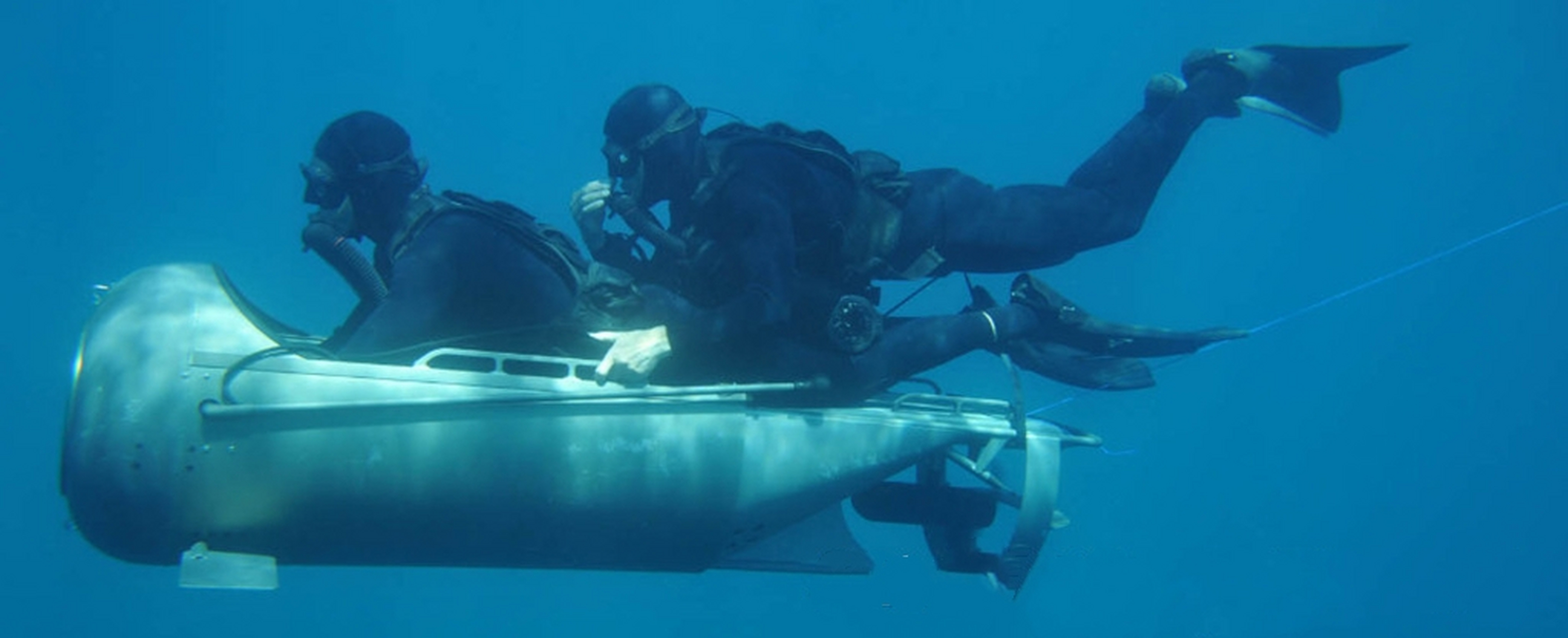 小型水下蛙人推进器,可以减小蛙人在水下前进时的体力消耗!