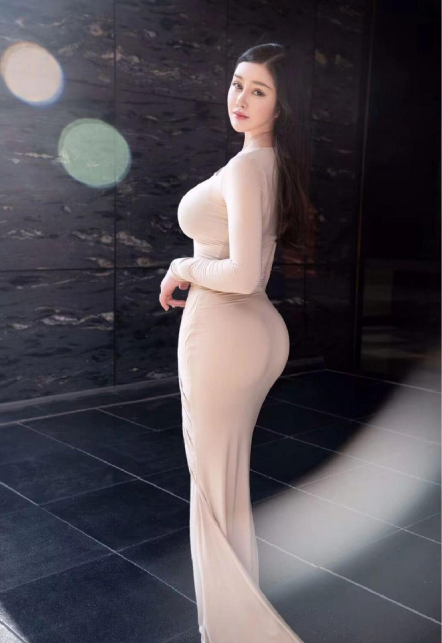 婀娜多姿/曼妙优雅#遇见好身材# #日常穿搭