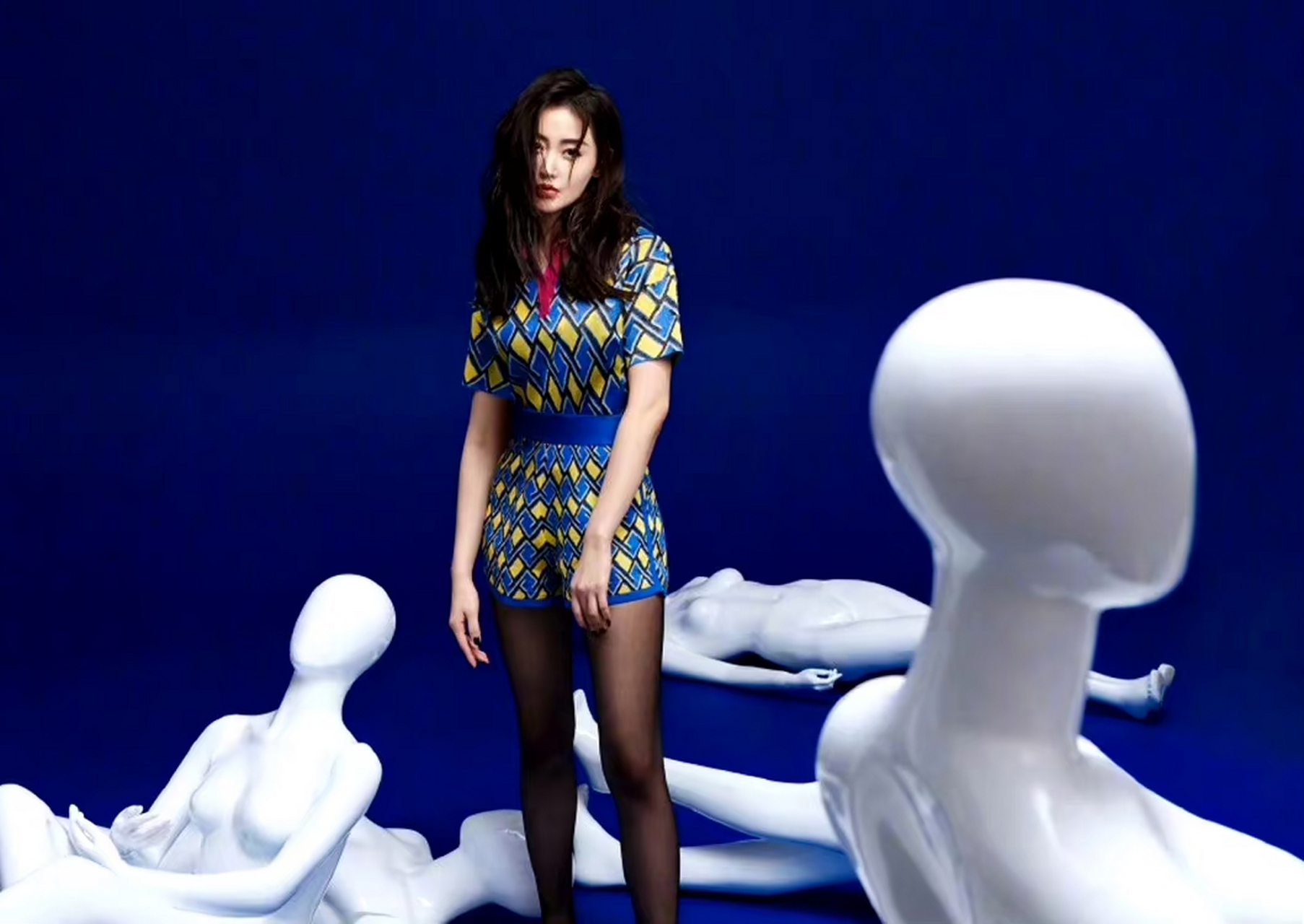 张天爱穿黑丝是这样的