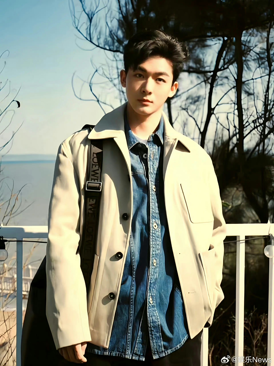 张晚意这张照片很有八九十年代的感觉