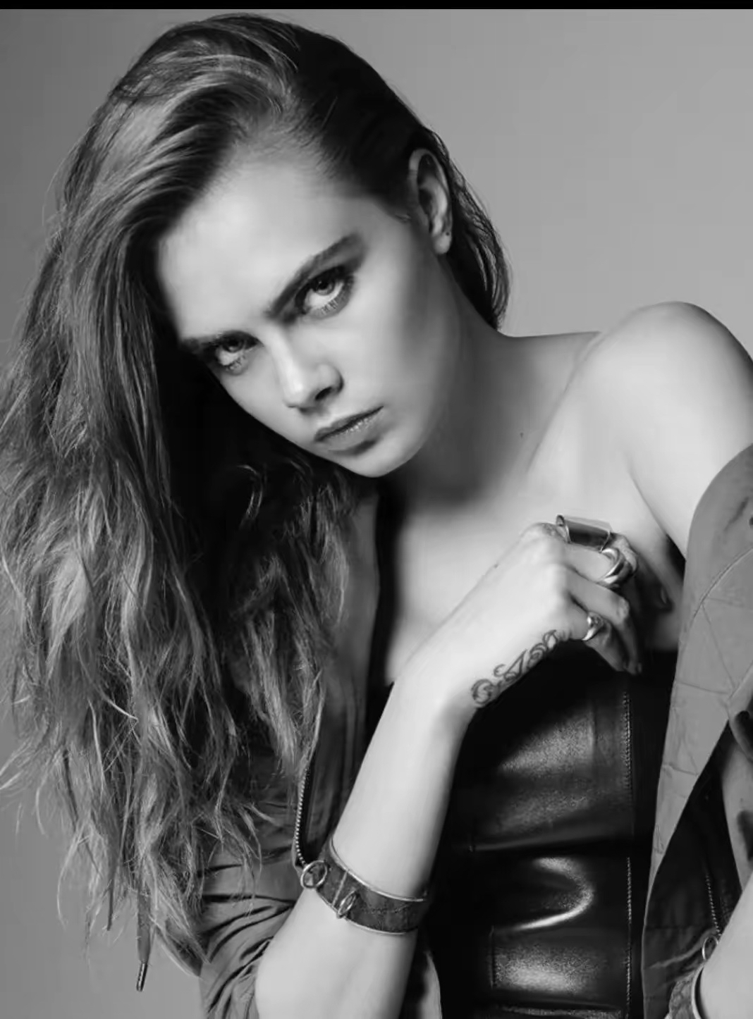 全球最美的第100张脸孔之卡拉迪瓦伊,美丽动人,魅力无限