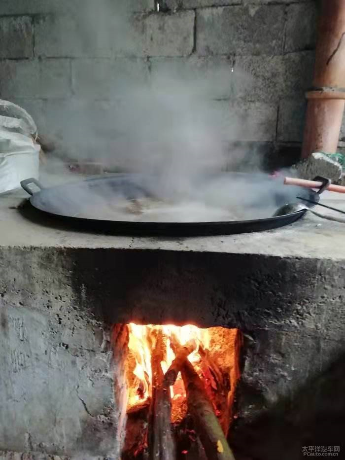农民用柴火烧锅做饭和冬天用柴取暖,与污染空气环境没有太大关系