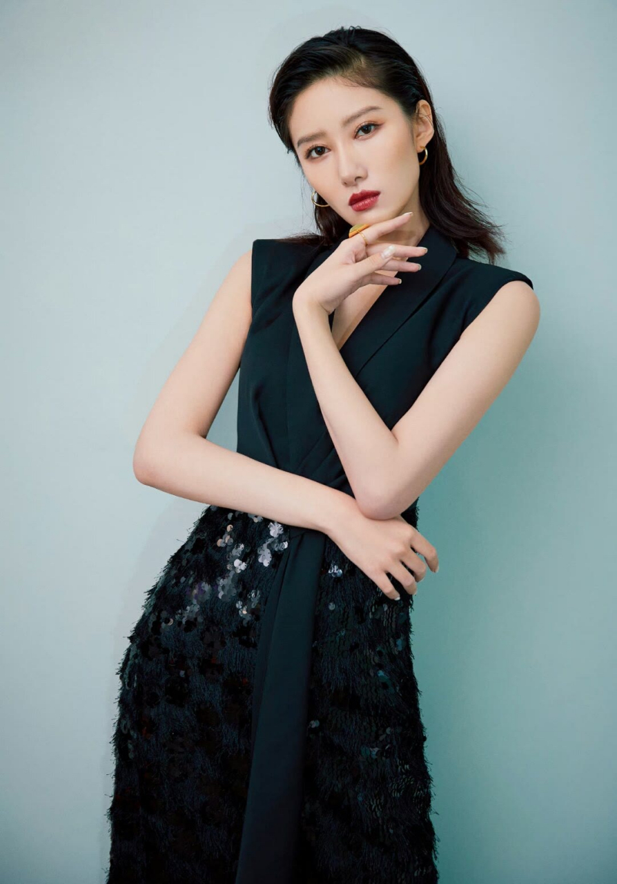 吴优# #明星# #时尚穿搭# 吴优,一个长在我笑点上的人