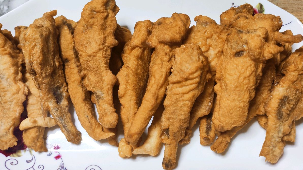 酥炸小黄鱼的家常做法,外酥里嫩味道好,做法简单,一看就会