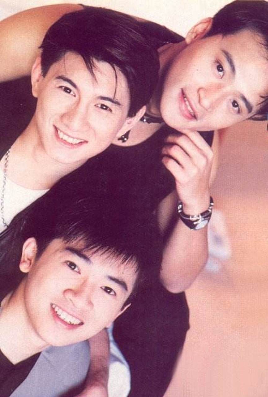 还记得小虎队的《青苹果乐园》,《蝴蝶飞》等金典歌曲吗?