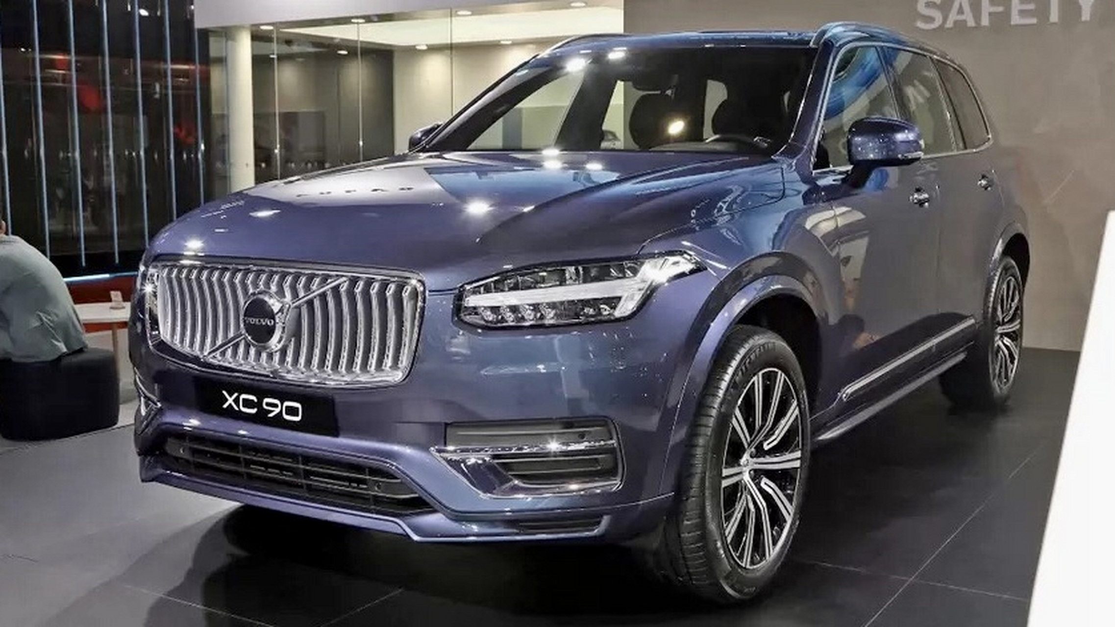 新一代沃尔沃xc90长这样?比老款(后者)时尚科幻很多
