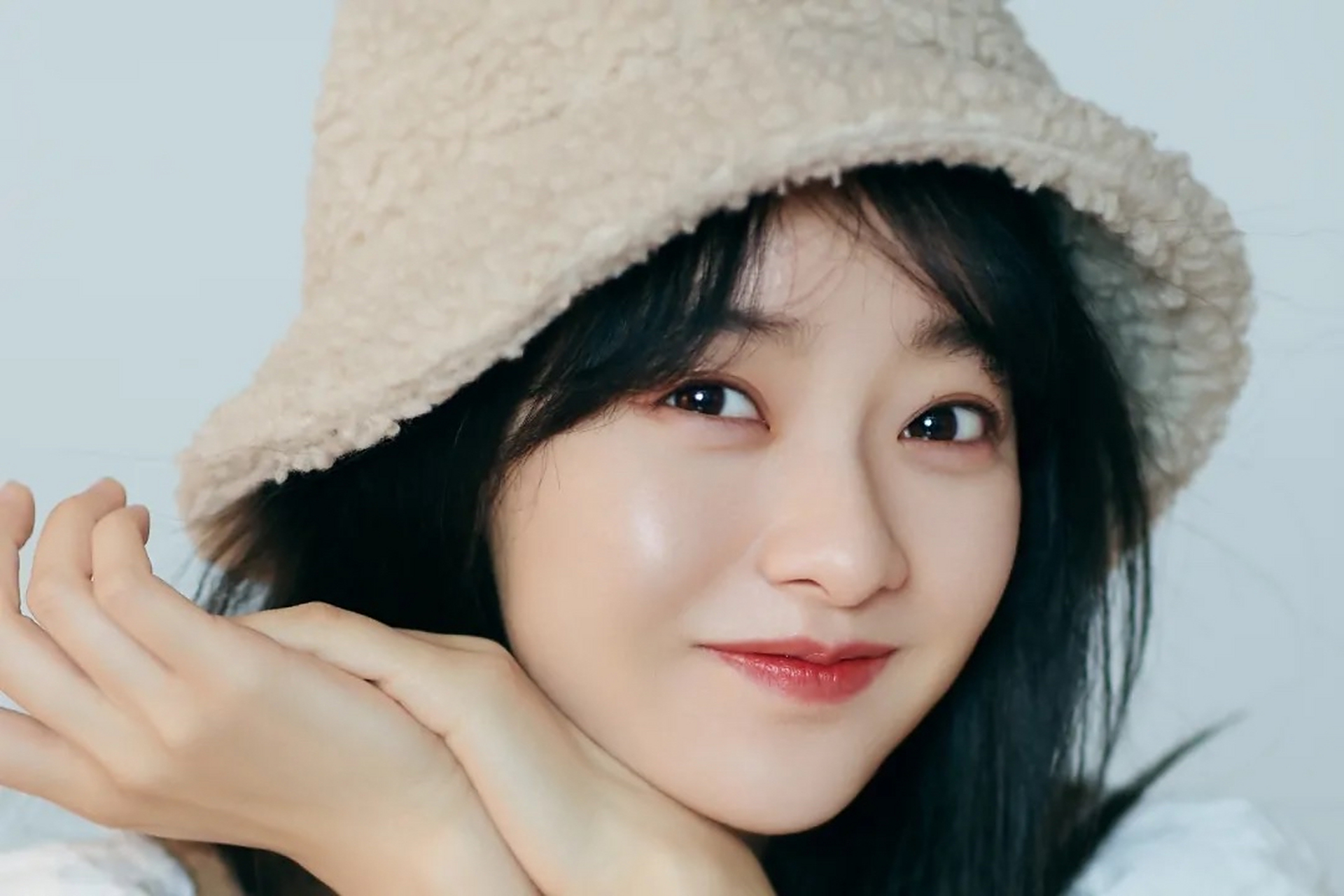 王丽娜,曾用名十七,1999年3月23日出生于黑龙江省,中国内地女演员.