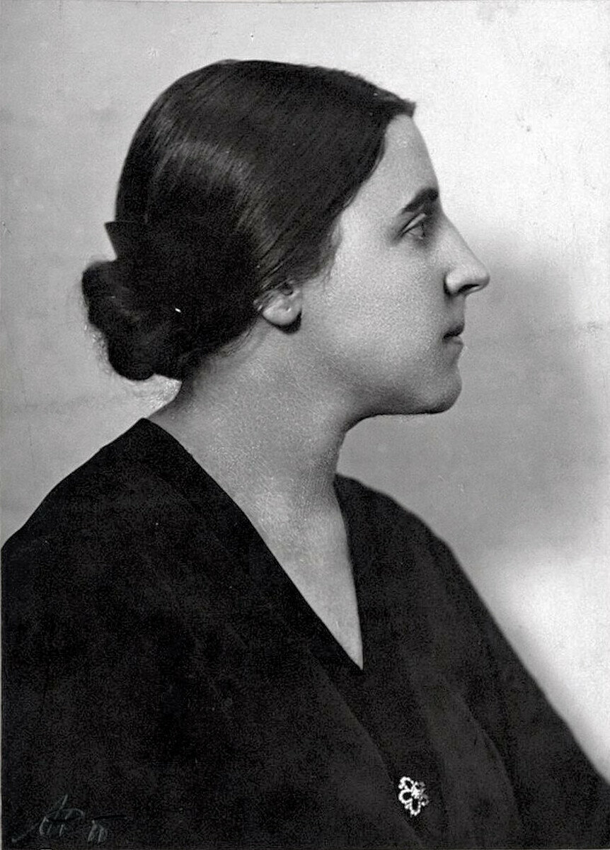 斯大林的妻子娜杰日达·阿利卢耶娃的悲剧人生