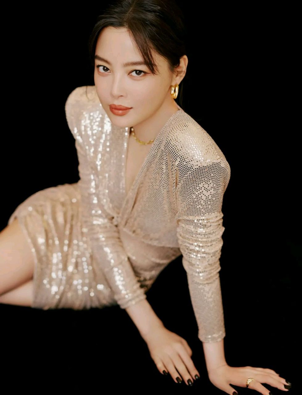 辛芷蕾的笑颜就像清晨的太阳一般的美艳,辛芷蕾是个内心强大的人,很