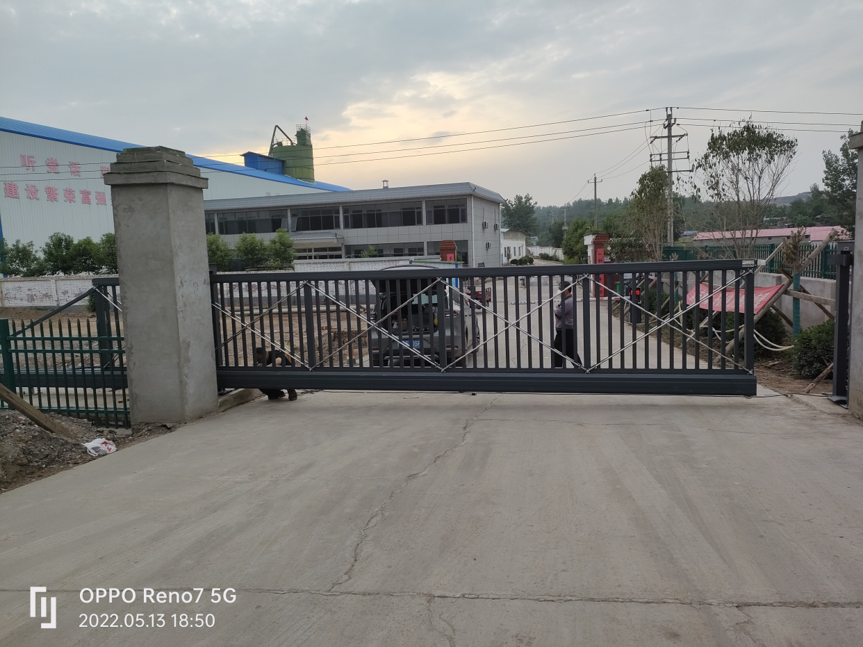 悬浮门安装案例