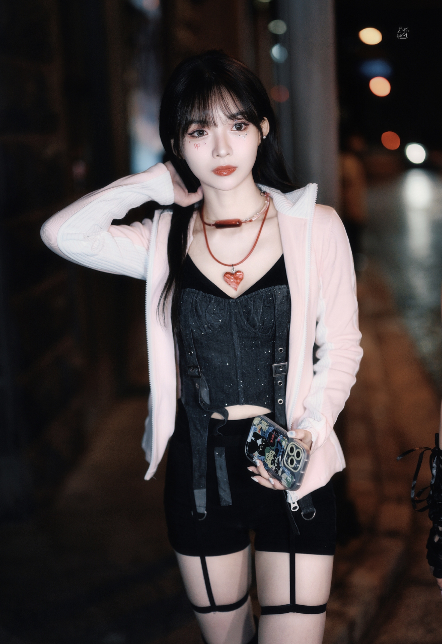 许杨玉琢紧身小短裤性感[舔屏] 676767#许杨玉琢