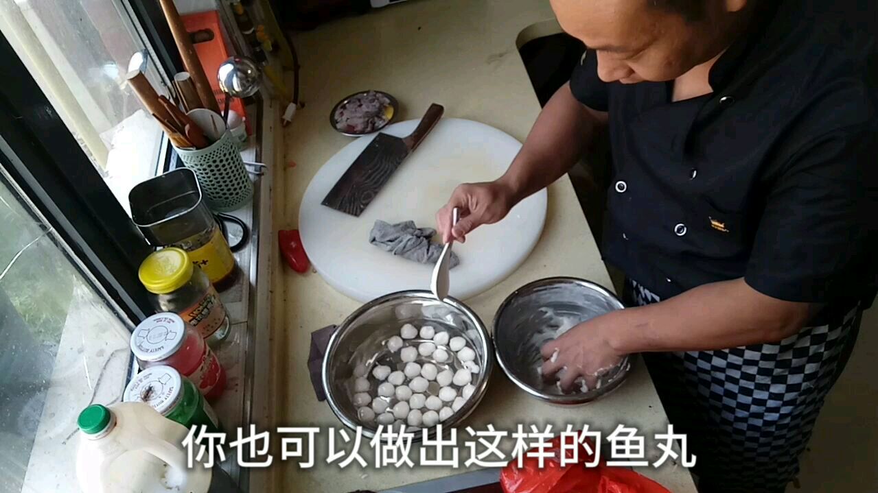 经典名菜手工鱼丸,汤鲜味美,掌握方法及要点,你就是万元大厨