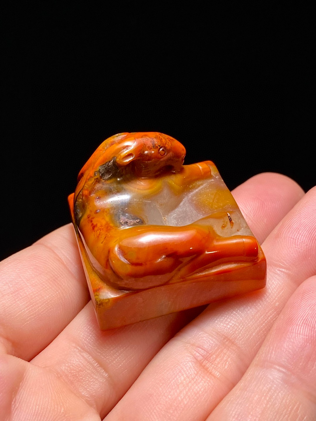 明以前 红缟玛瑙 卧鹿 鹿钮 玉章 印章