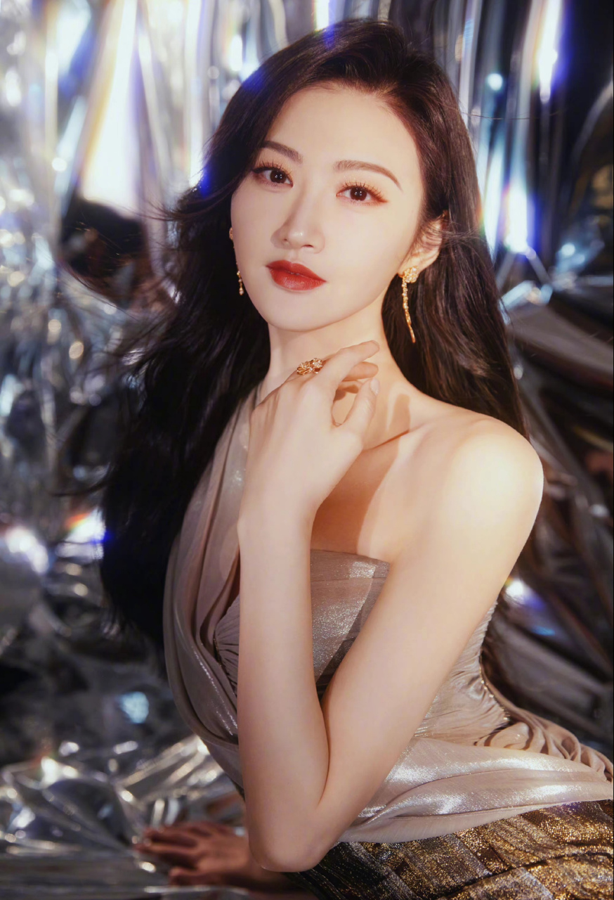 景甜真是个美人儿啊!窈窕淑女,君子好逑!国色天香,天生丽质,性感撩人!