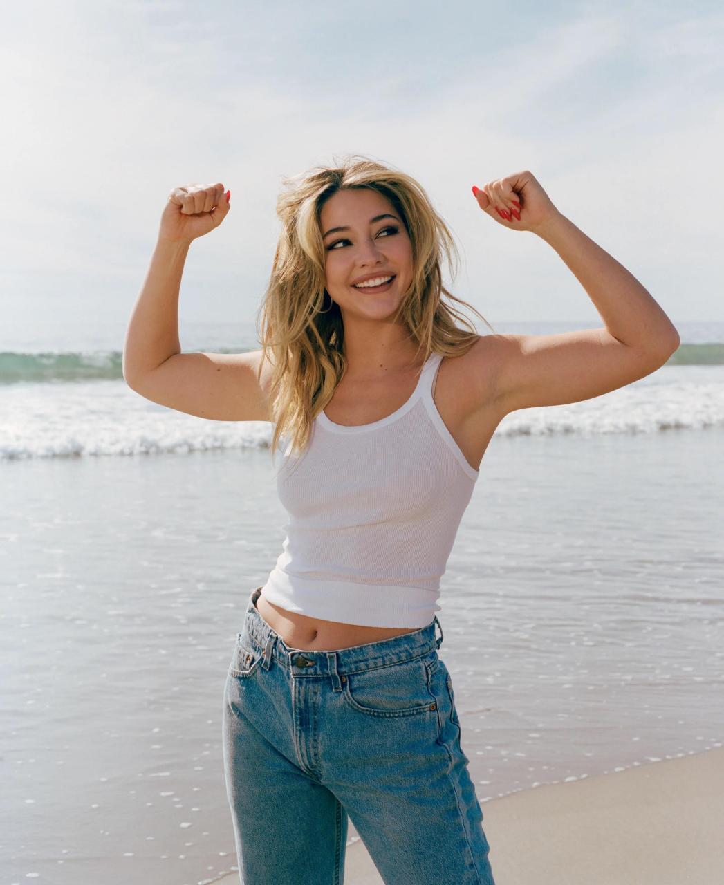 美国演员模特 玛德琳·克莱因(madelyn cline),气质不错,微胖身材十分