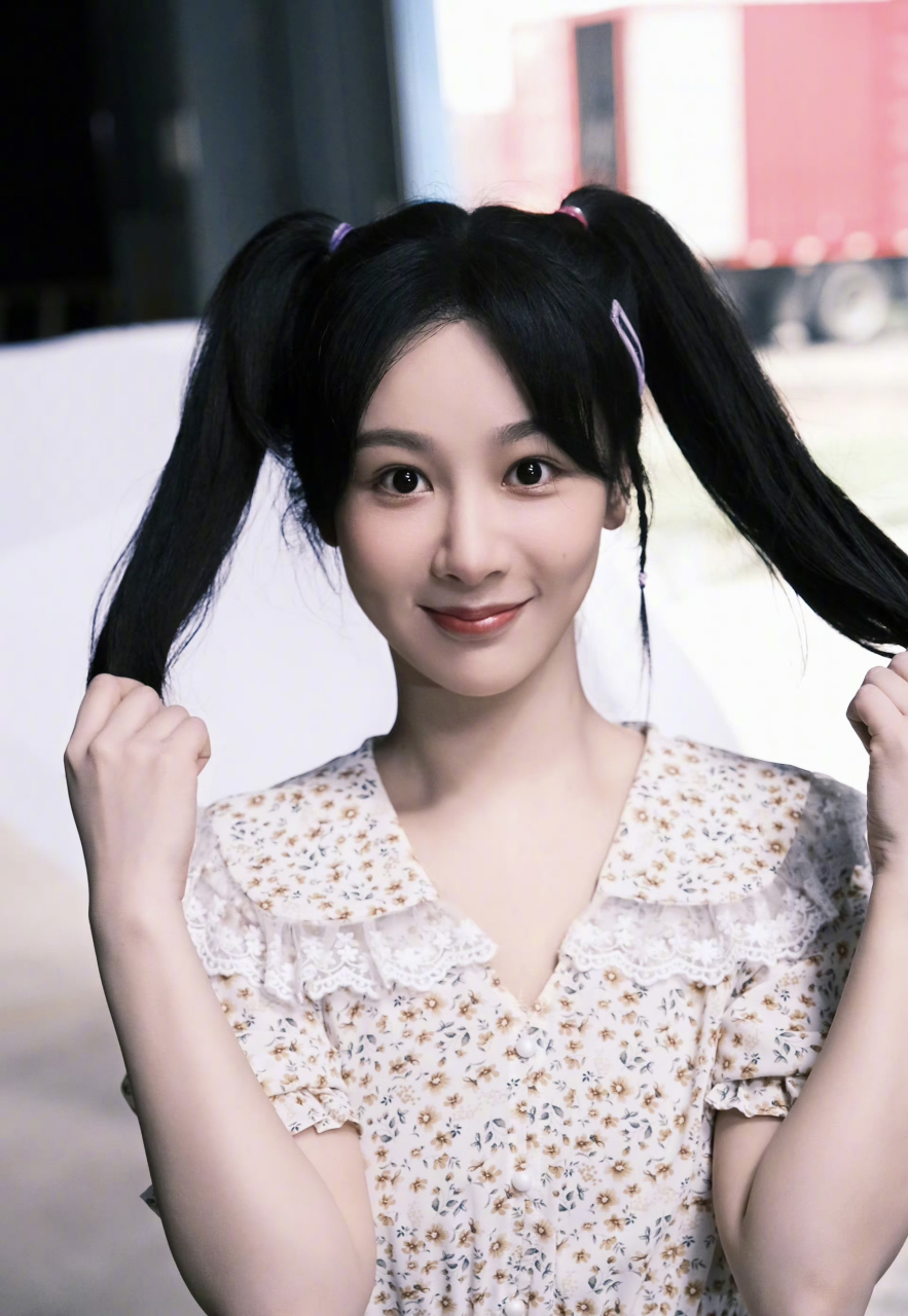 看来双马尾是儿童节标配呀,女明星们儿童节营业照#儿童节