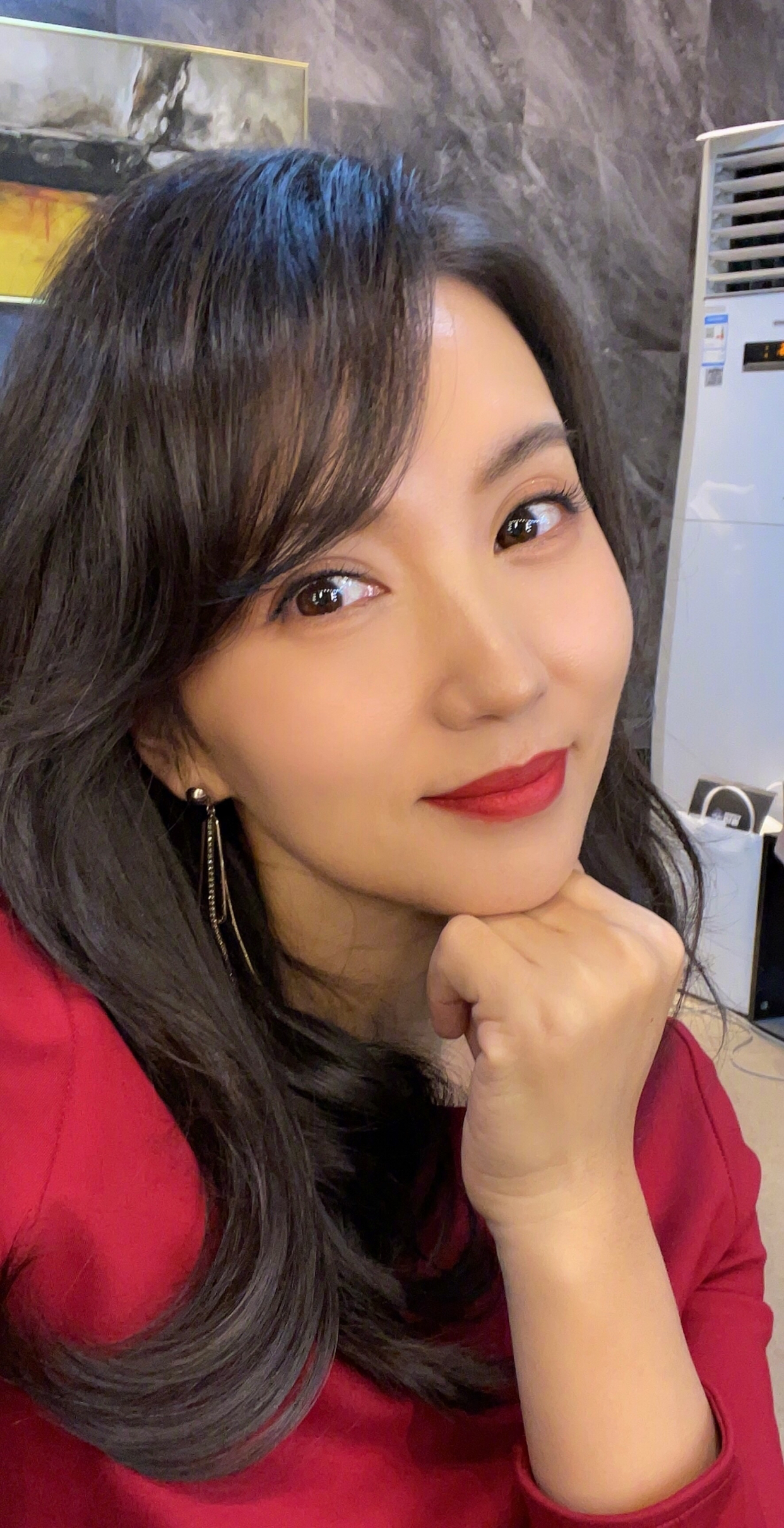 万人迷陈好与老公带娃聚餐,大女儿正脸首曝光,身材高挑神似妈妈