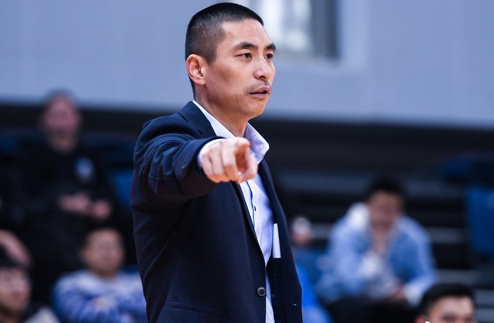 被遗忘?伍佰兰亲选5号秀,25岁仍跟青年队训练,朱世龙不给机会