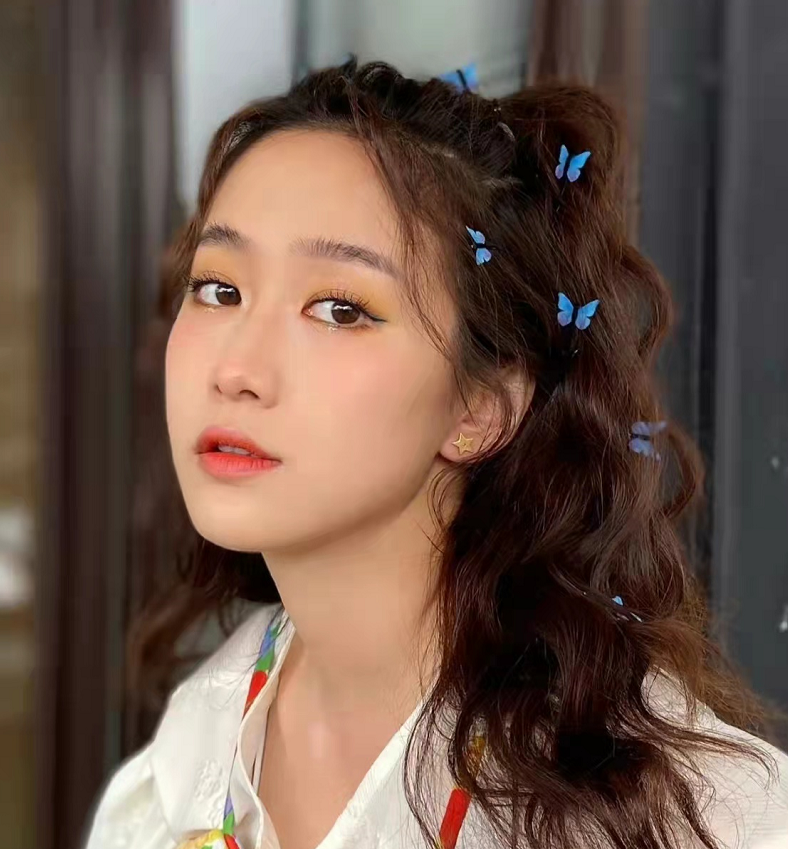 刘美含表情包回应北大考研太可爱,网友:这么有实力不允许你低调