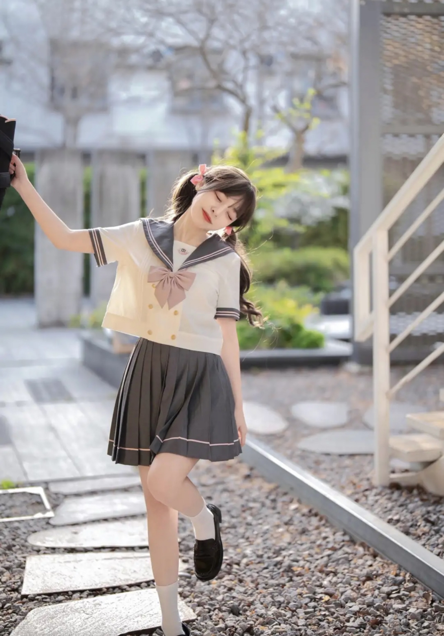 jk制服穿搭的双马尾阳光清新小美女99996900