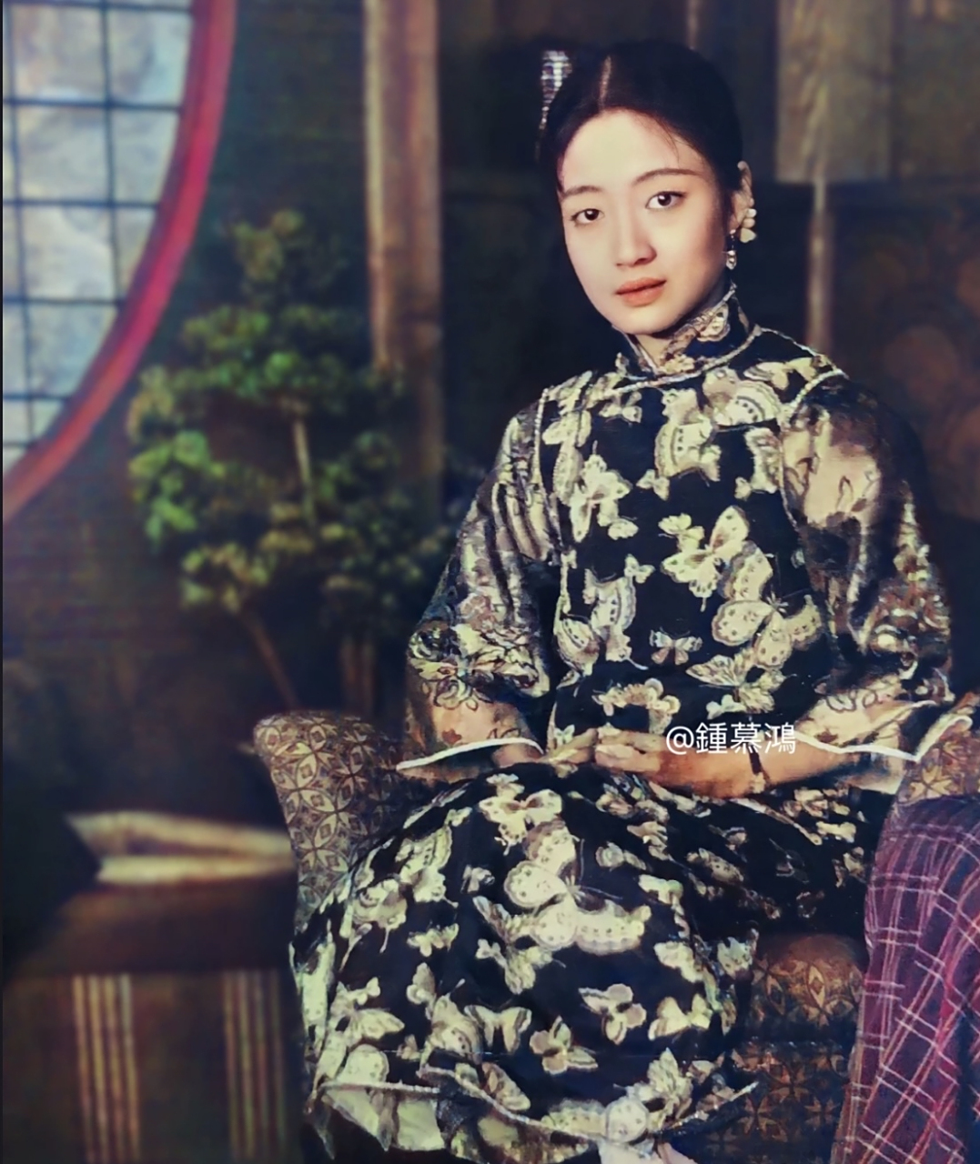 婉容罕见彩色照,优雅端庄,让人感慨万分!