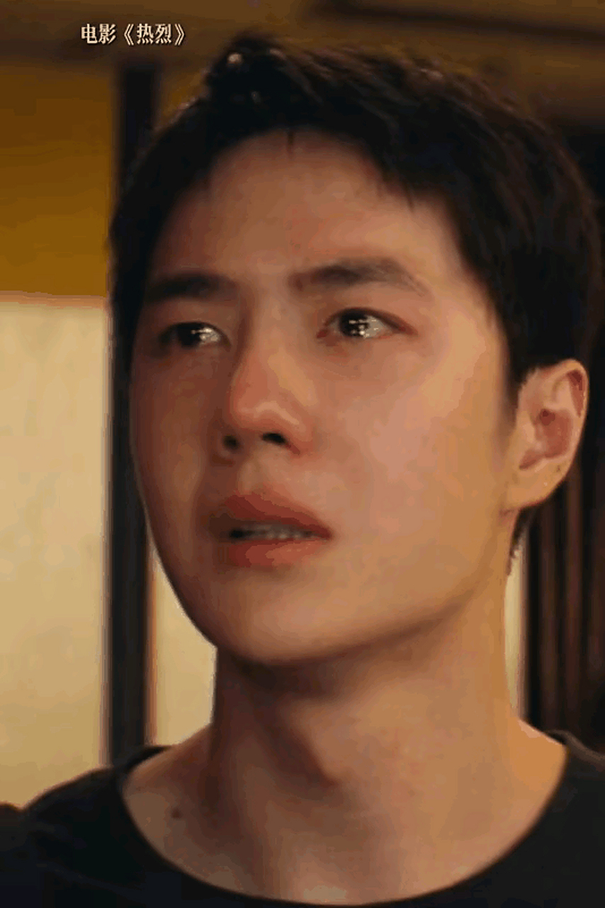 王一博这段哭戏的单条视频播放量已经200多万了,有粉丝说看哭了好几遍