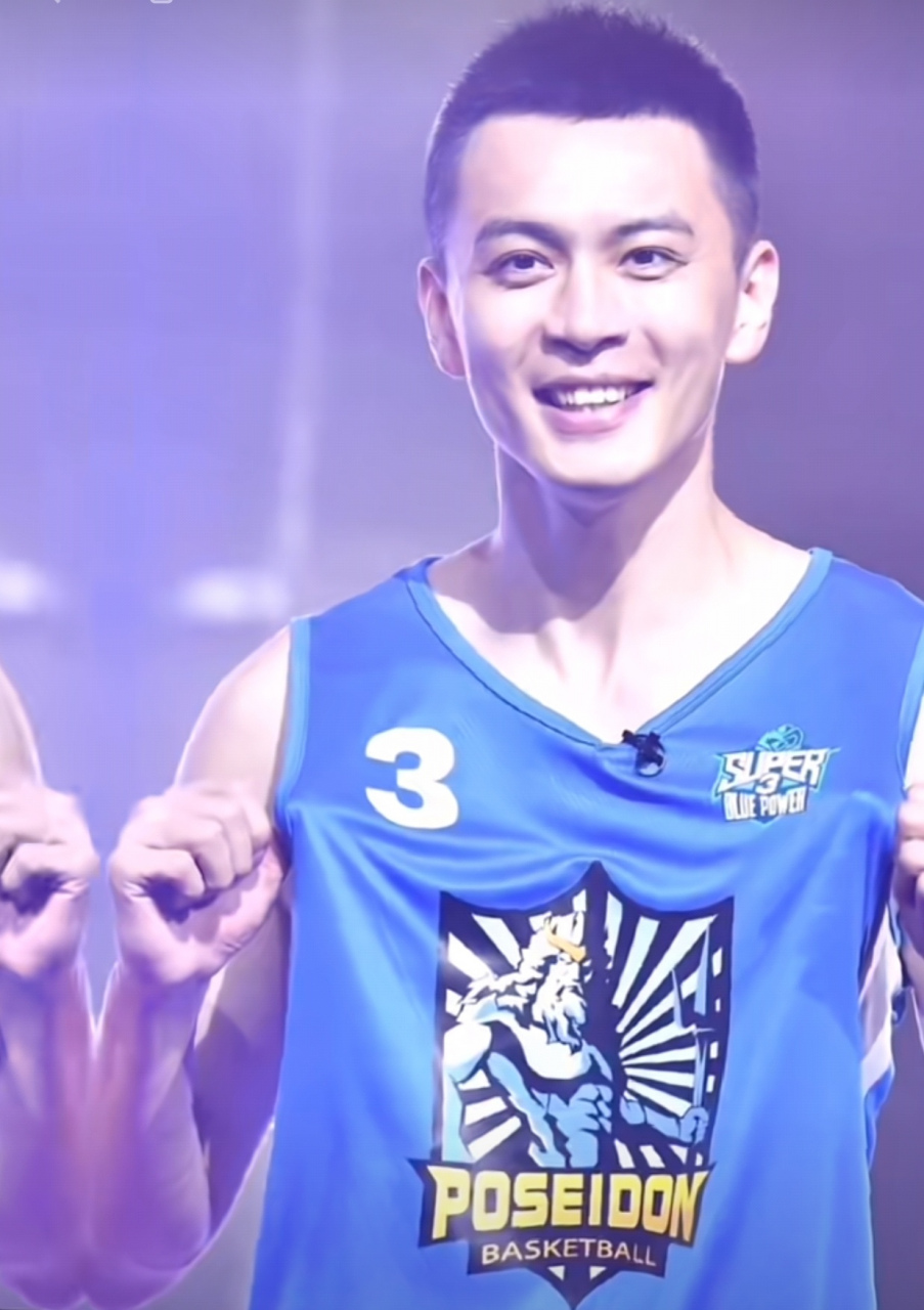 这颜值不输影星影帝呀!中国男篮90最帅一哥～杨鸣