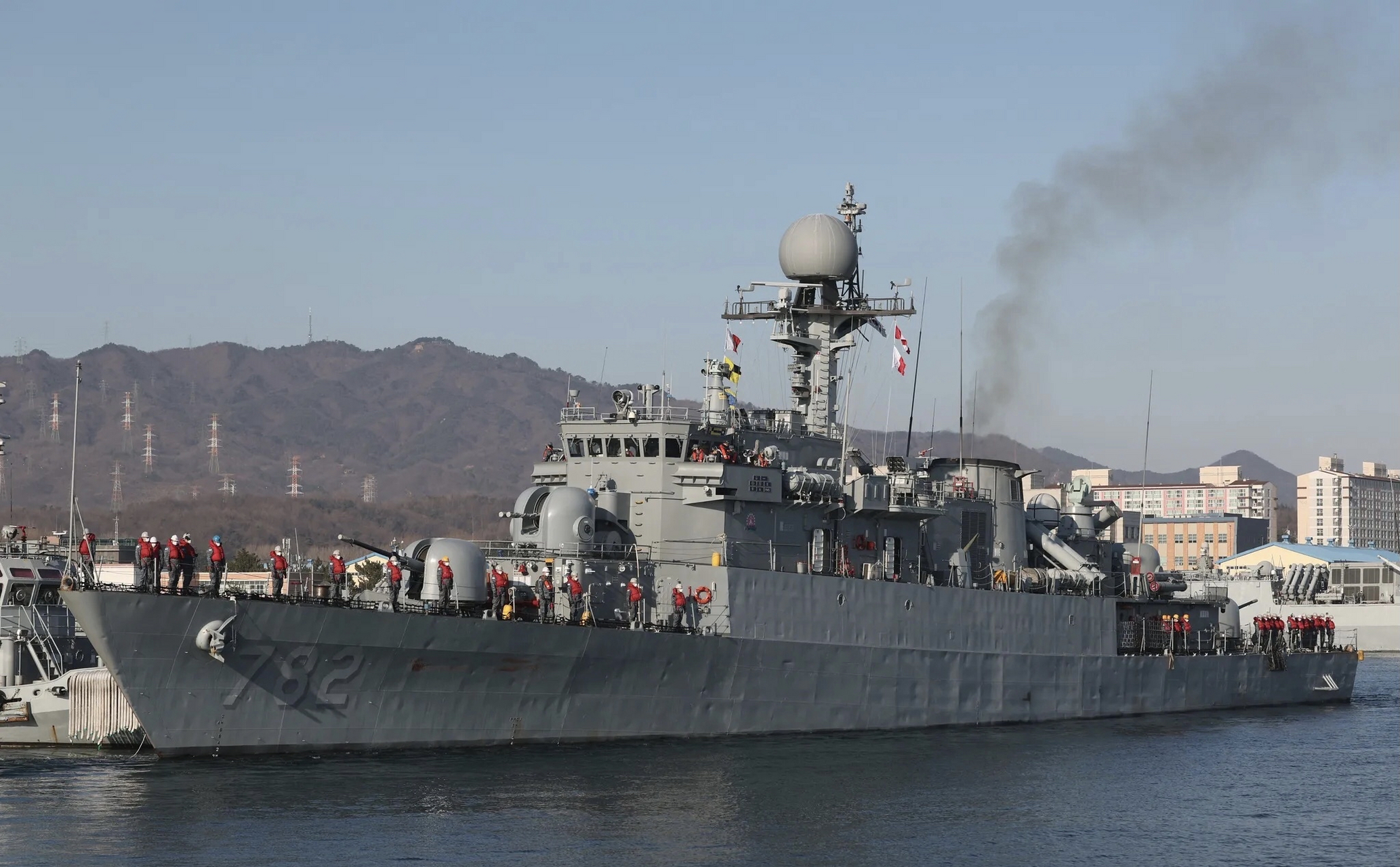 浦项级轻型护卫舰 该舰是目前仅剩的五艘在役的浦项级轻型护卫舰,该级